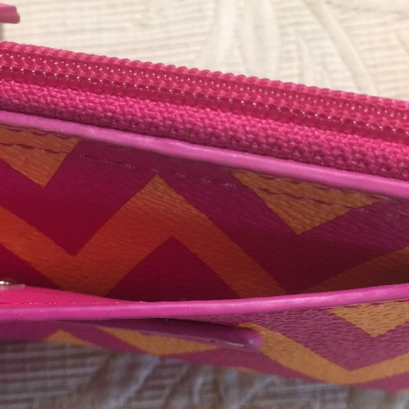 Vera Bradley Pink Slim Coin/Card Clip Purse - Picture 5 of 15